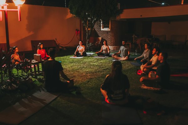 Quels sont les bienfaits de la phytothérapie pour la régulation hormonale chez les femmes?